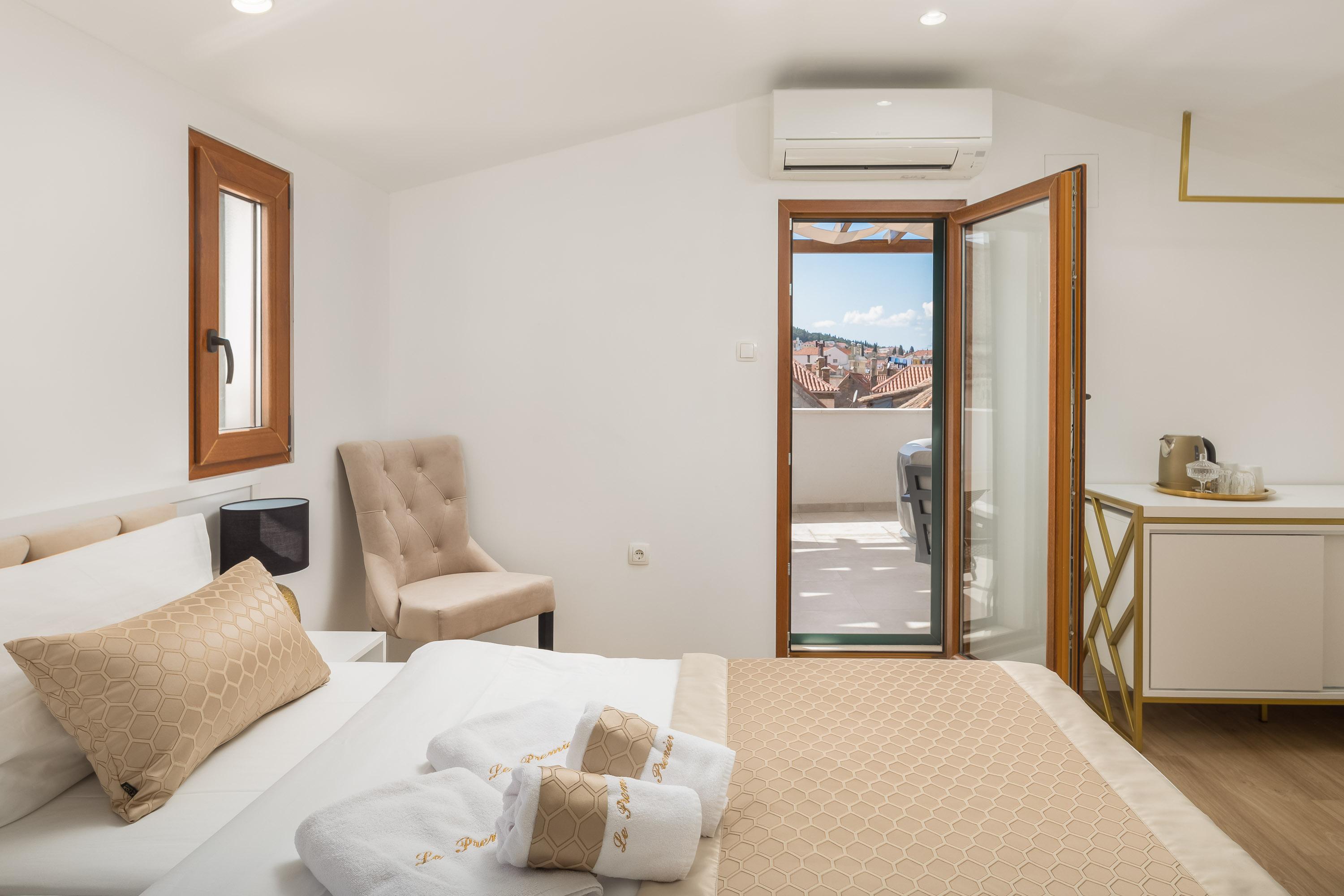 Le Premier Luxury Rooms สปลิท ภายนอก รูปภาพ